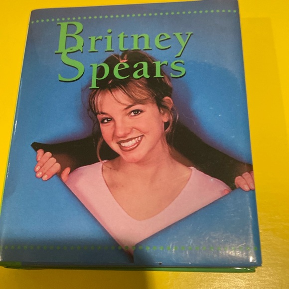 NWT & Vintage 1999 “Britney Spears” Mini Hardcover with Dust Jacket - Picture 1 of 5